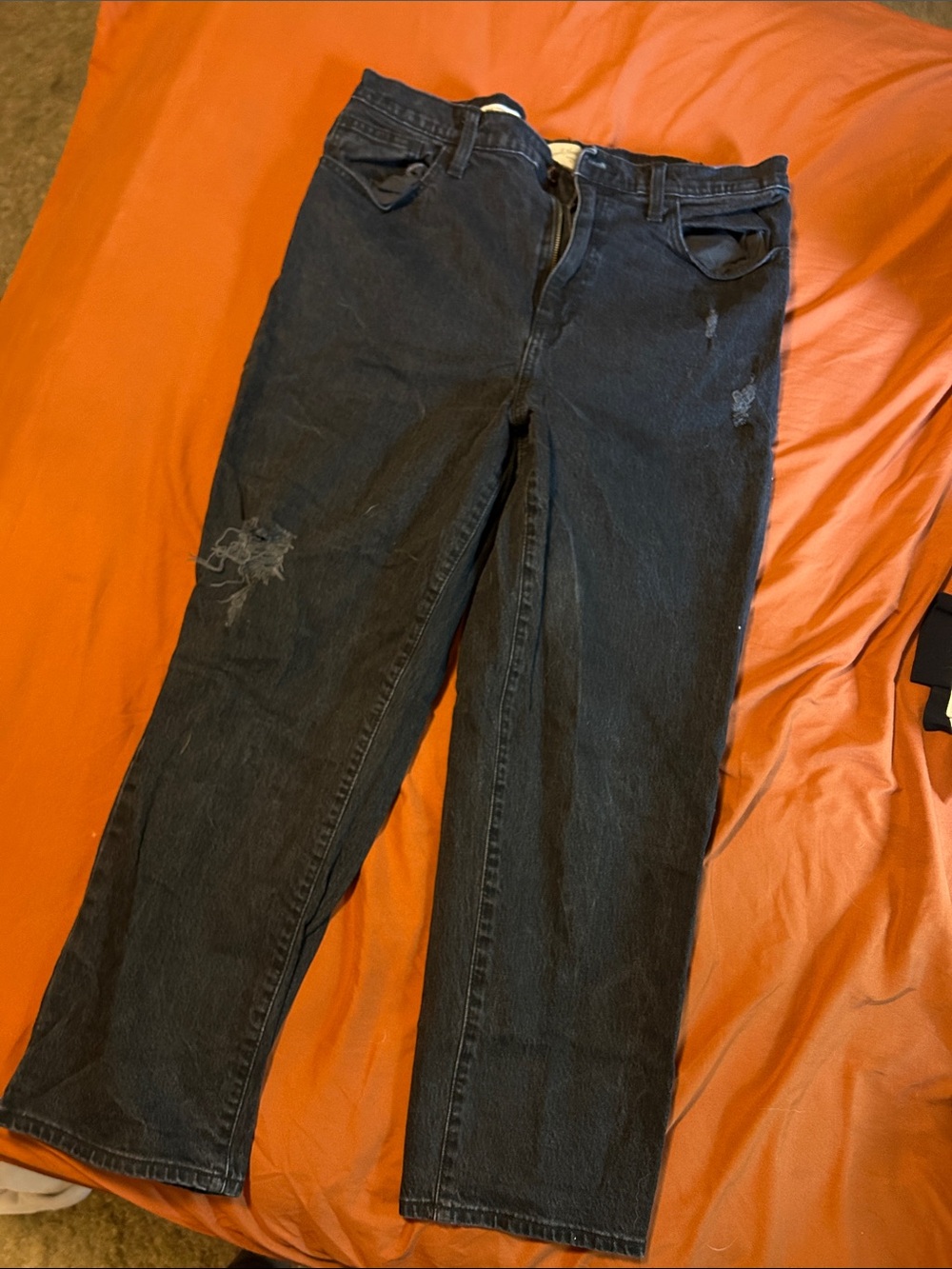 Universal Thread Black Straight-Leg Distressed Women's Jeans
